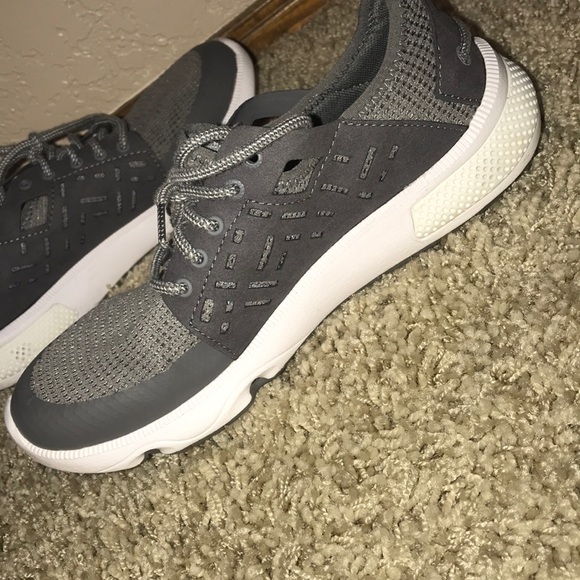 Sperry tennis shoes - Picture 2 of 3